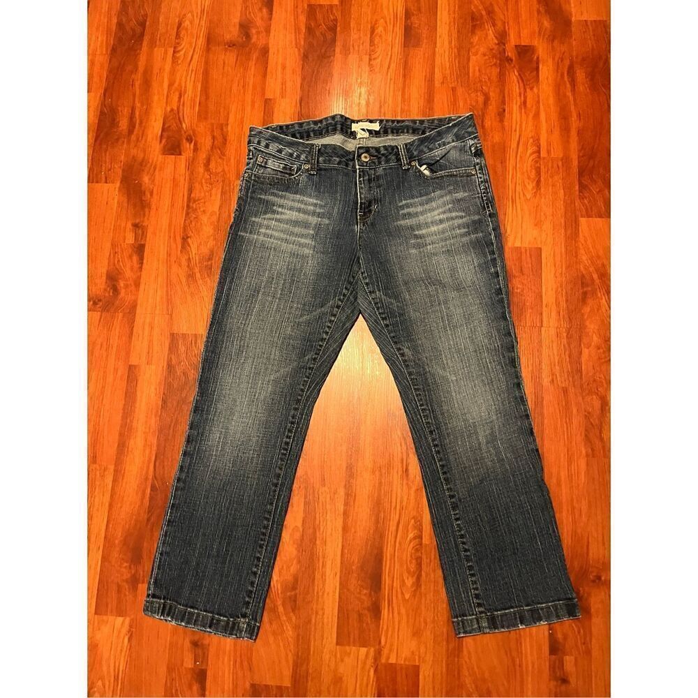Aeropostale denim cropped jeans size juniors 13. ￼￼